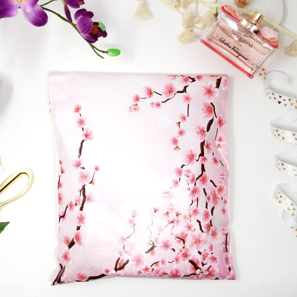 (50) 10 X 13 Cherry Blossoms Flat Poly Mailers - Picture 2 of 6